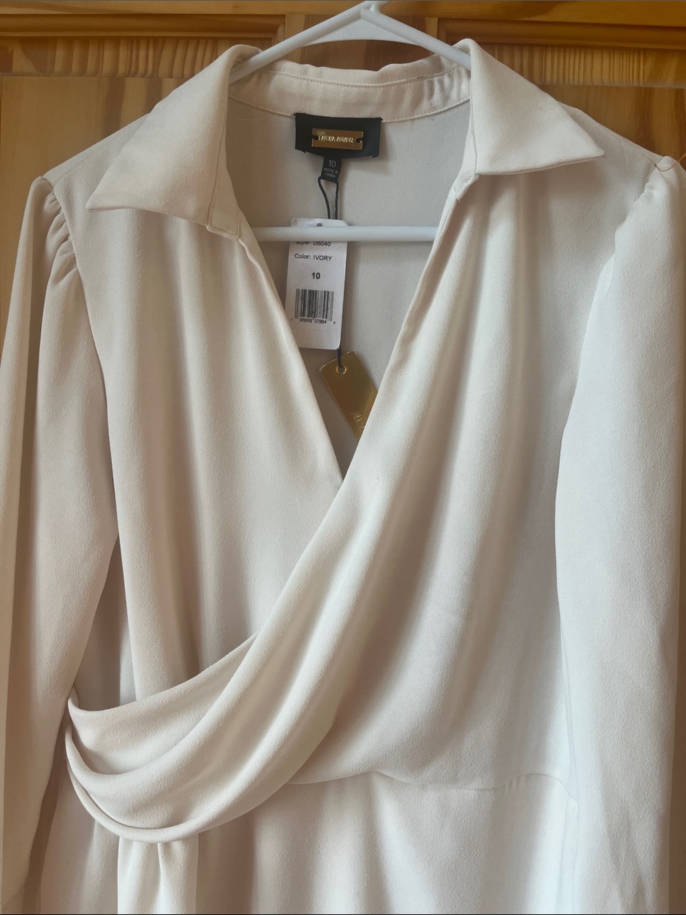 Alexa Admor Cream Long-Sleeve Draped Wrap Dress - Size 10 - Picture 5 of 10